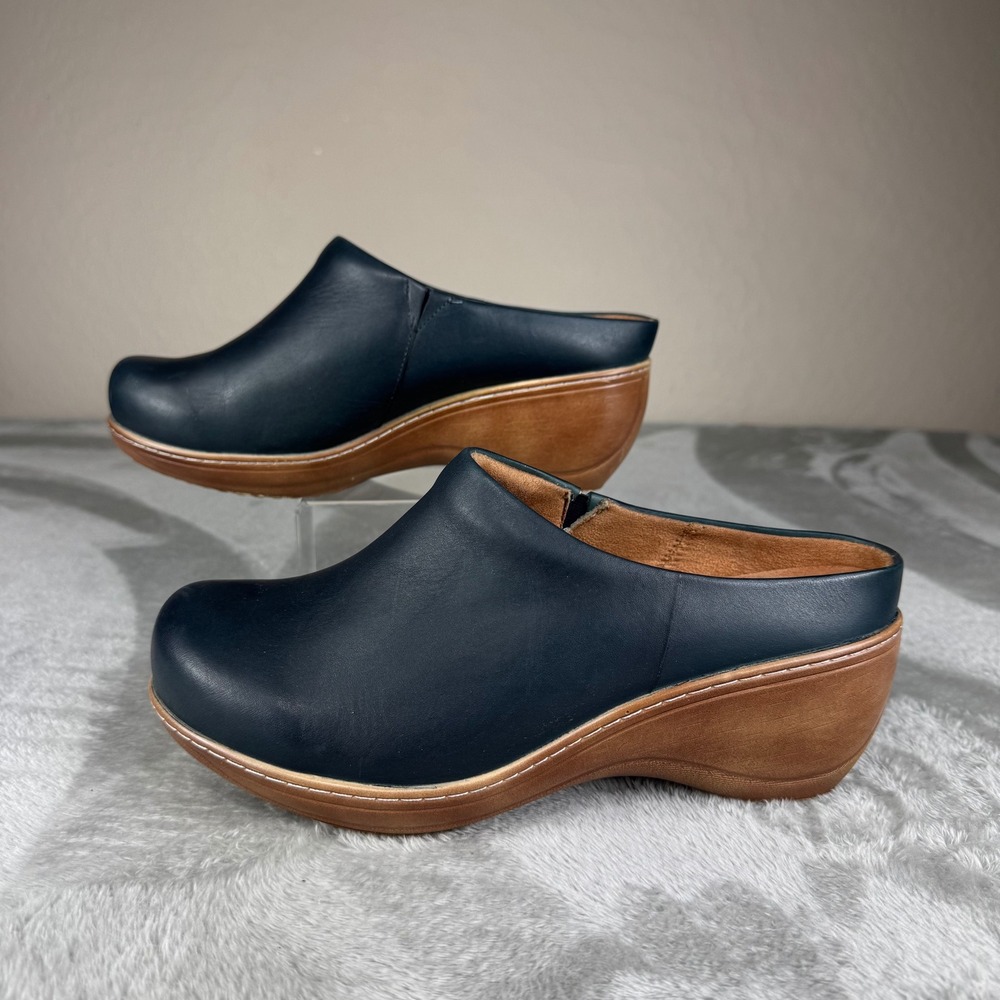 SoftWalk Meredith Leather Wedge Clogs Women 10WW Navy Blue boho
